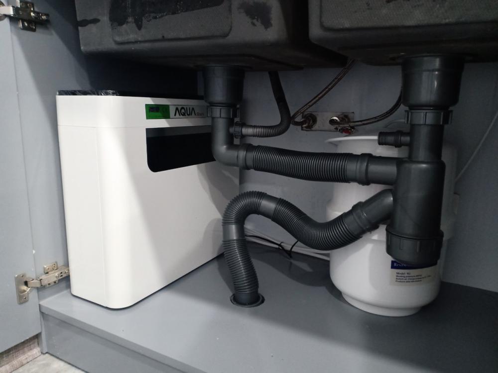 Máy lọc nước Aquashark ( tiết kiệm không gian)
